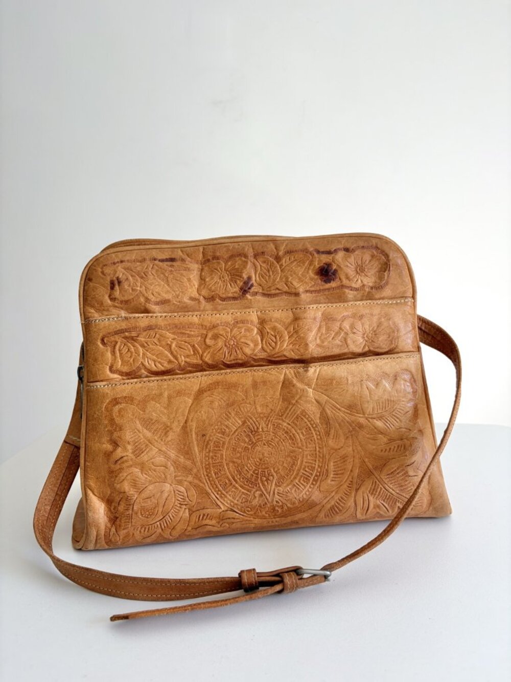 Vintage 1960s Avelar Mexican Hand Tooled Leather Calendar Floral Boho Bag